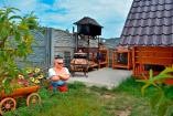 ко-отель Ранчо расположен на западном побережье Крыма, в Черноморском районе, близ пляжной косы Беляус.
